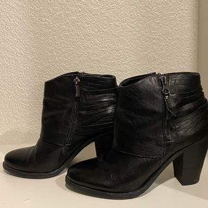 Jessica Simpson black booties